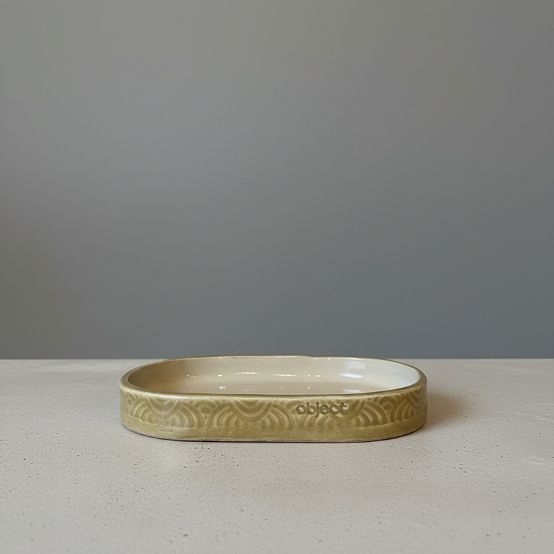 Beige Liesl schaal professional studio image