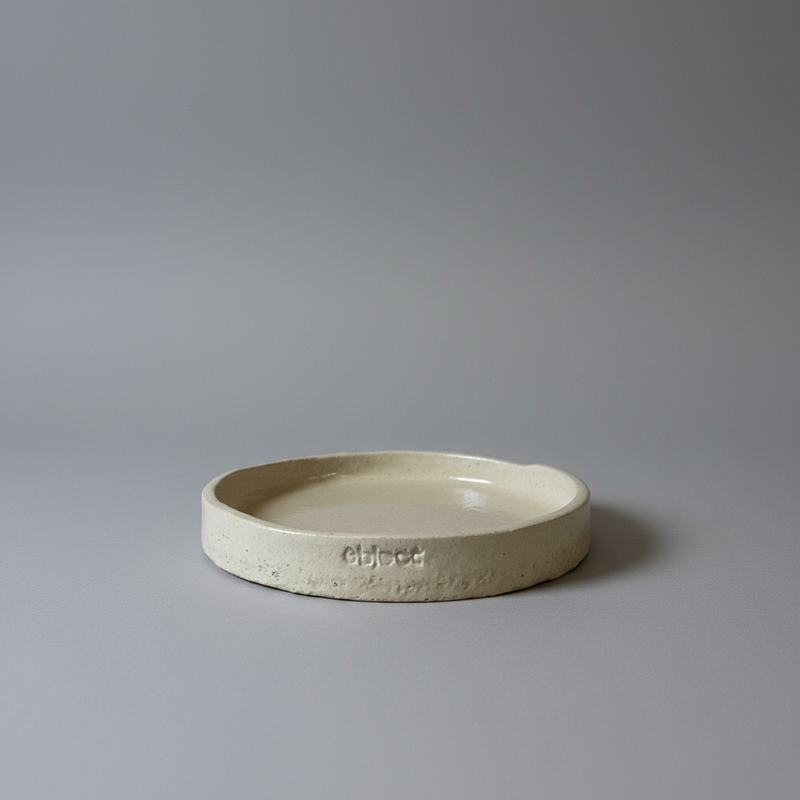 Beige Liesl schaal professional studio shot